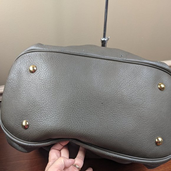 Auth Louis Vuitton taupe Mahina Leather - Picture 4 of 12